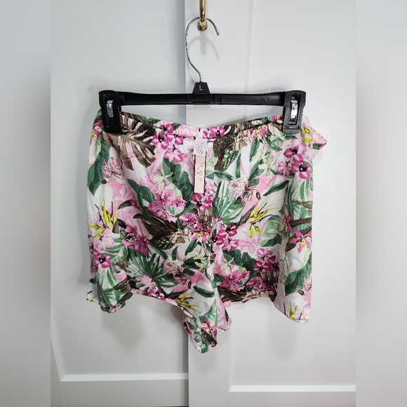 Victoria's Secret 2 Piece Satin Pajama Set - Picture 2 of 6